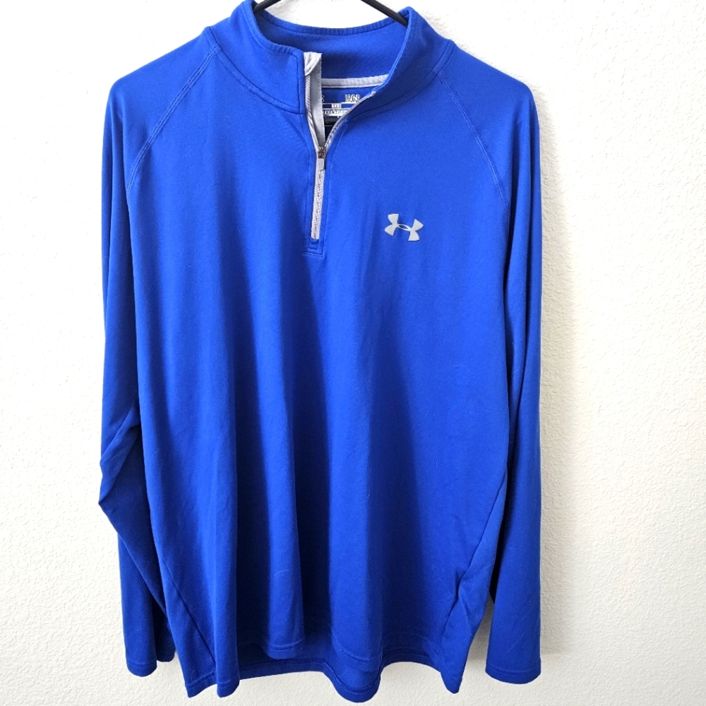 3/$30 Under Armour Loose Heat Gear Pull Over
